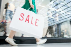 Final sale in shopping mall